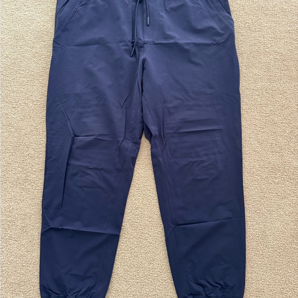 Men's Alo Joggers